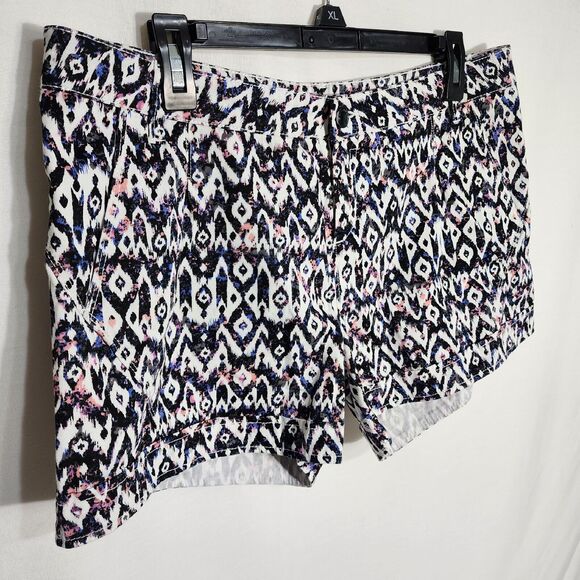 Lole Women's Shorts Size 10 Cactus Flower Sizzle Multicolor Ikat Pleated Casey - Picture 3 of 12
